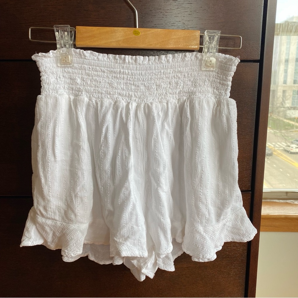 American Eagle White Ruffle Shorts